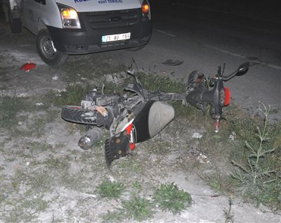 Motosiklet kazasında 2 kişi ağır yaralandı!..