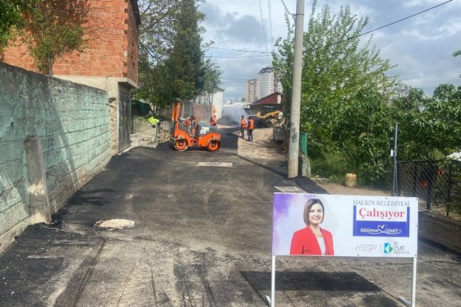 İzmit'in asfalt ekibi Topçular'da iş başında