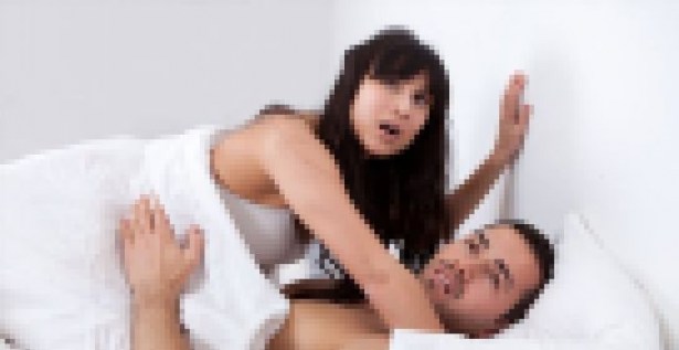 Karısını Boyacıyla Yatakta Bastı