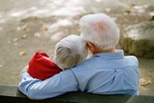 Türklere göre yaşlılık 65'te başlıyor