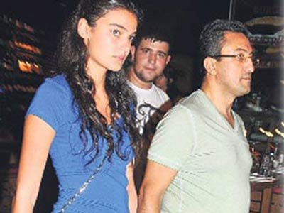 Ünlü mankene sokak ortasında dayak!