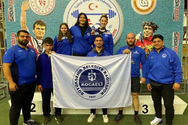 Kocaeli'nin haltercilerinden 2 gümüş madalya