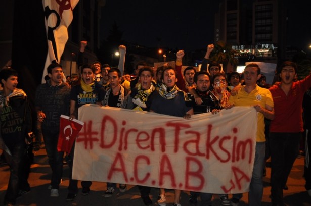 Binlerce kişi meydanlara indi!..