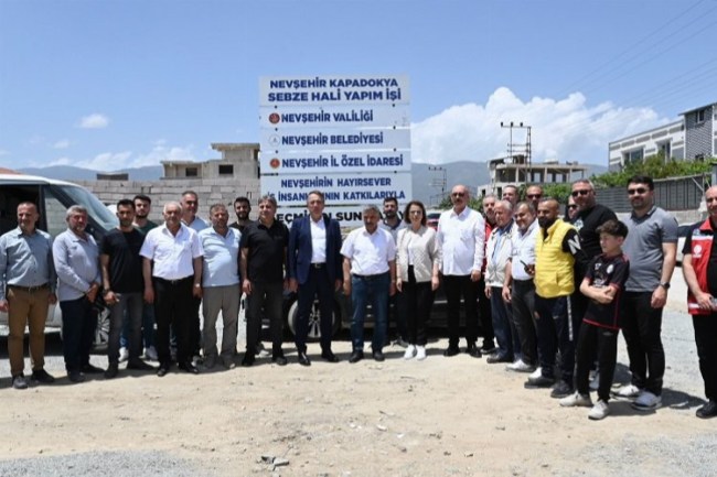 Nevşehir Hatay'a sebze hali yaptırıyor