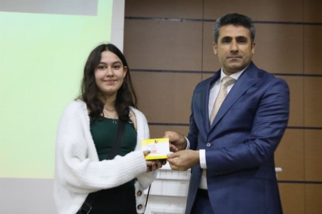 Bingöl'de diyabetli çocuklara sensörlü şeker ölçüm cihaz desteği