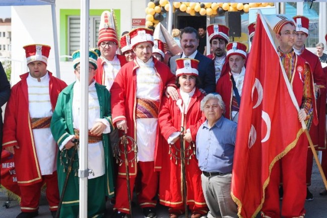 Özel gereksinimli bireyler, Büyükşehir'de emin ellerde