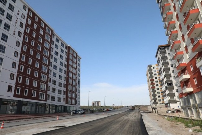 Kayseri Kocasinan'da asfalt mesaisi