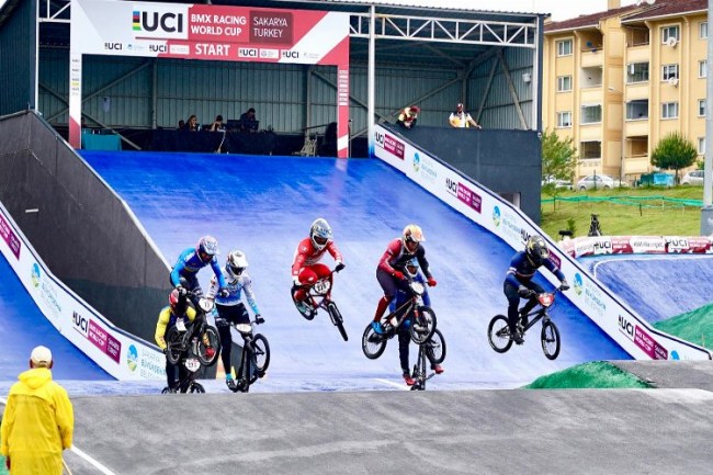 Dünyanın en iyileri Sakarya'da pedal çeviriyor