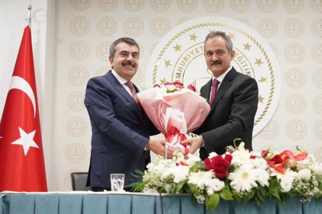 Milli Eğitim, Adalet ve Ticaret'te devir teslimler tamamlandı