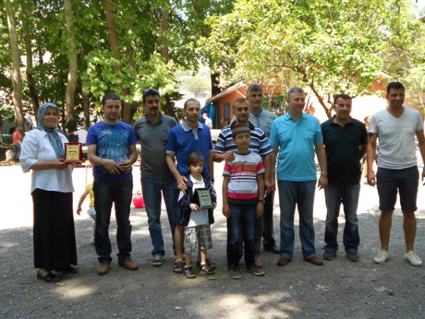 Lafarge Ailesi piknikte..