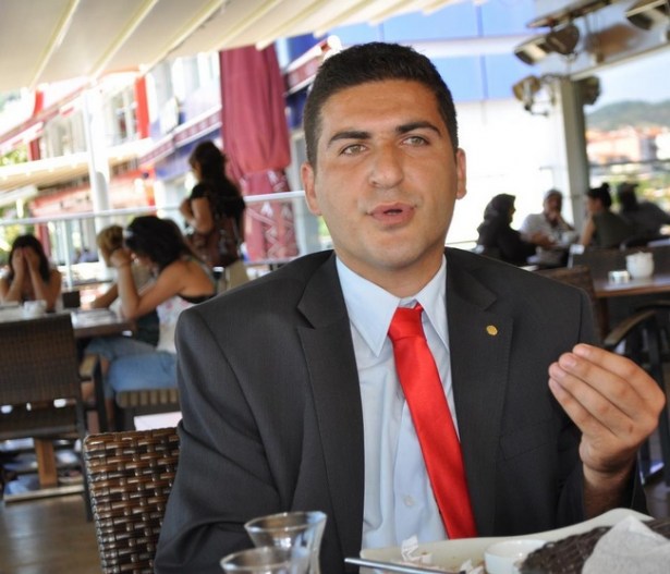 Gazeteci Kocaman evinin yakınlarında 2 kişi tarafından tehdit edildi