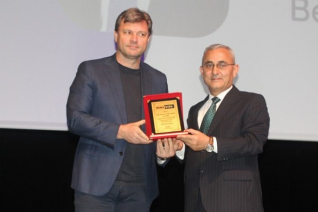 Başkan Işık 'Marka Futbol'da Yılın Belediye Başkanı seçildi