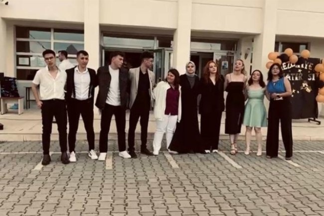 Bilecik Pazaryeri'nde mezuniyet coşkusu