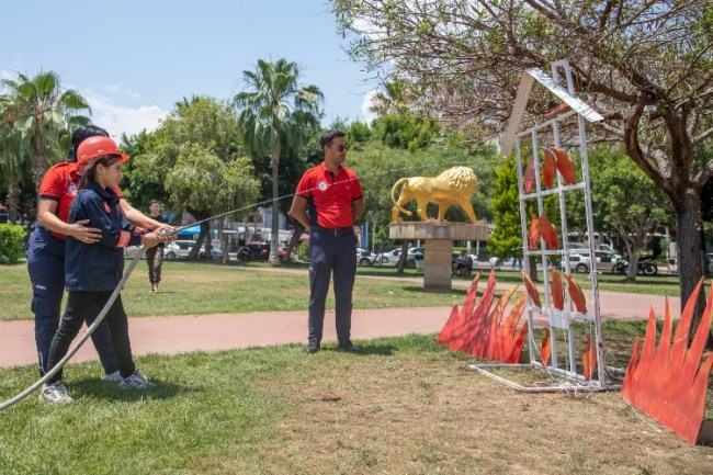 Çocuklara "çevre" şenliği