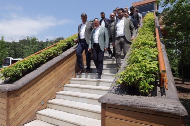 Kocaeli'de hizmete giren üst geçitlere yakın mercek