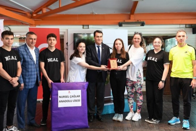 Bursa Osmangazi'de öğrenciler çevre için yarıştı