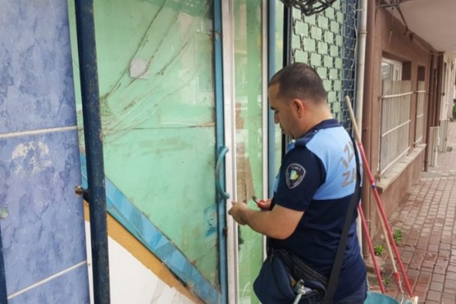 Ruhsatsız işletmeye İzmit Belediyesi'nden mühür