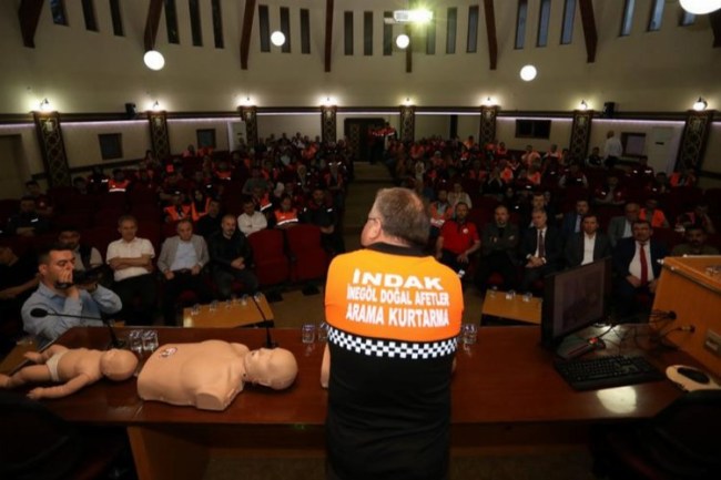 Bursa İnegöl'de protokole ilk yardım eğitimi