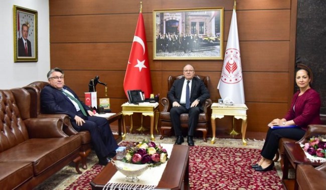 ZBEÜ Rektörü Özölçer'den Vali Tutulmaz'a ziyaret