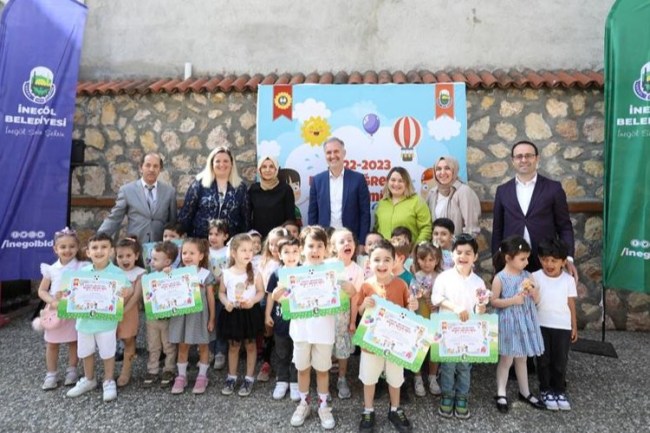 Bursa İnegöl'de Beşinci Mevsimin minikleri karnelendi