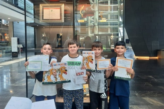 Bursa Osmangazi'den öğrencilere karne hediyesi