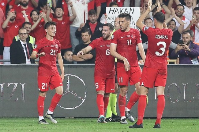 Bizim Çocuklar'ın 'Güler' yüzü