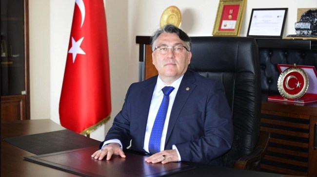 Rektör Özölçer'den 102.yıl mesajı