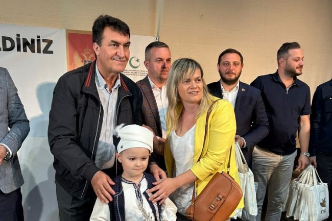 Bursa Osmangazi'den Karadağ'da sünnet şöleni