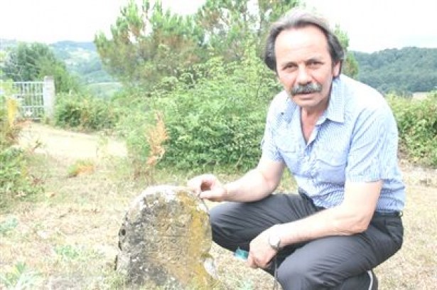 Gökçebey'de 144 yıllık mezar bulundu..