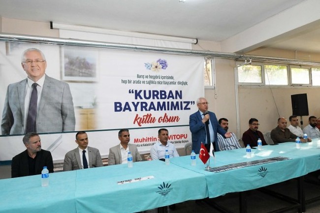 İzmir Karabağlar Belediyesi'nde bayramlaşma sevinci