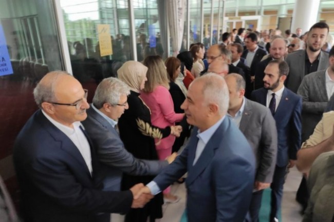 AK Parti Bursa teşkilatlarıyla bayramlaştı