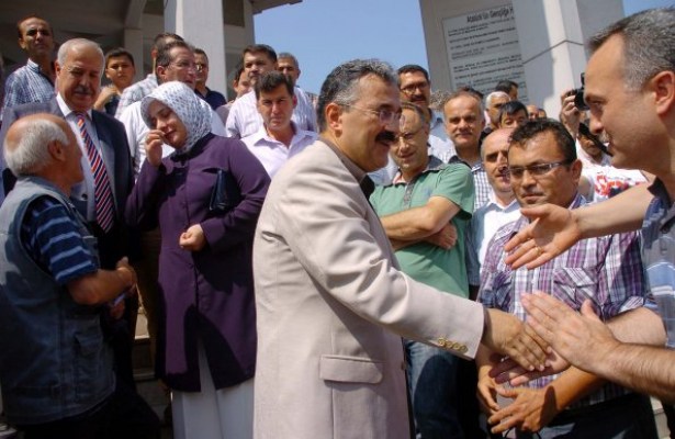 Vali Ayyıldız, alkışlarla kentten ayrıldı..