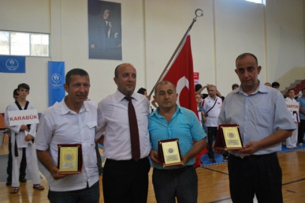 Tekvando şampiyonası başladı..