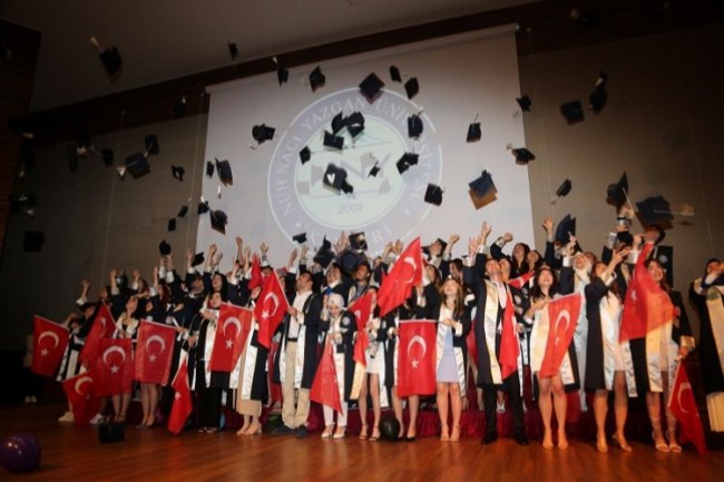 NNYÜ mezunları diplomalarına kavuştu