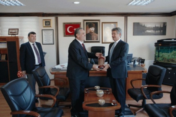 Ulusoy'dan sendikaya ziyaret..