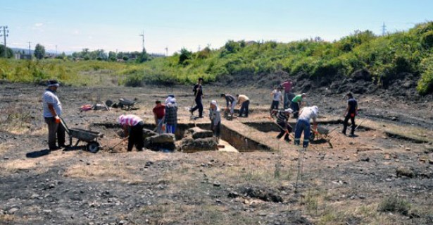 Çalışmalar kazma-kürek olmadığı için durduruldu!..