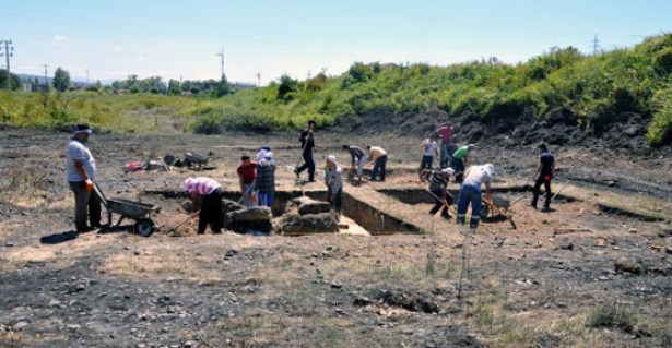 Nihayet kazma-kürek geldi!..