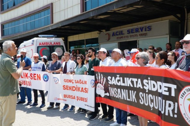 Bursa'da sağlık çalışanlarından şiddete isyan!