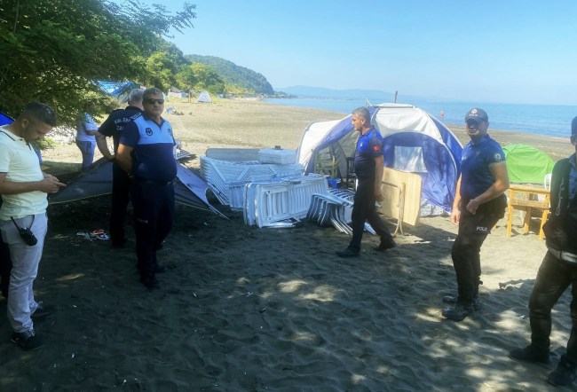 Mervealtı’ndaki işgaller polis ve zabıta tarafından kaldırıldı
