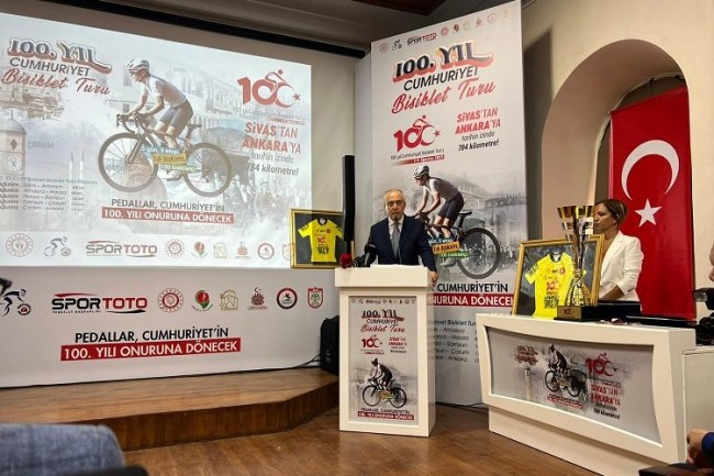 Cumhuriyet Bisiklet Turu'nda Müftüoğlu'ndan anlamlı jest