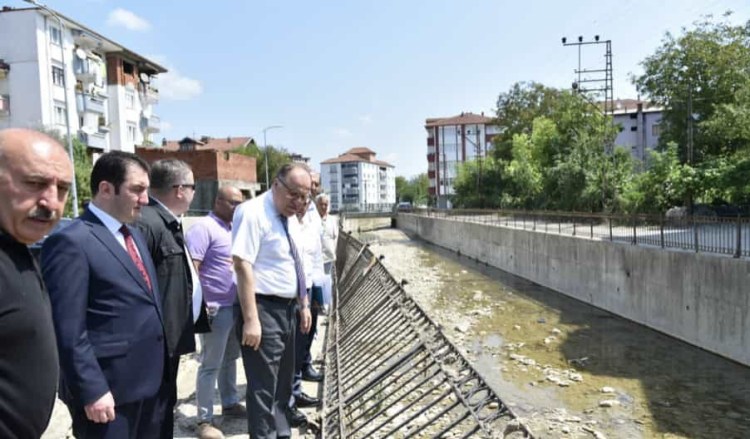 Vali Tutulmaz tren geçiş noktalarında incelemelerde bulundu