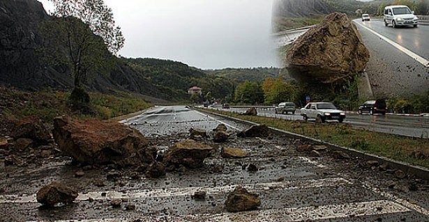 Fırtına kayaları yollara savurdu!..