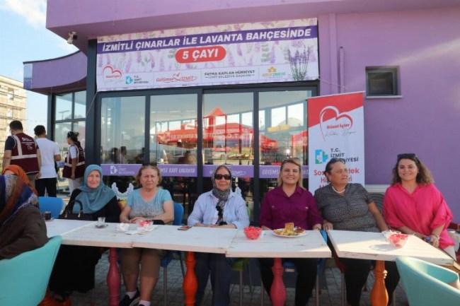 İzmit'in çınarları 5 çayında buluştu