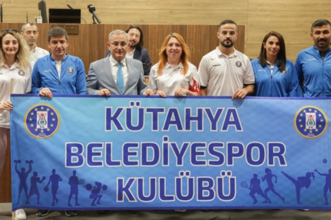 Kütahya'da başarılı sporcular ödüllendirildi
