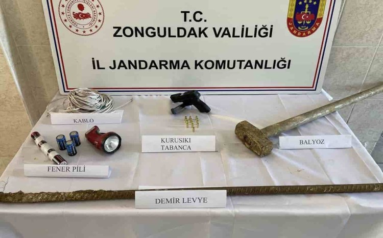 Gökçebey’de kaçak kazı’ya suçüstü