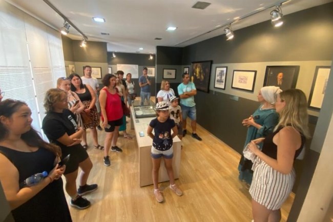 Macar gelin Tökeli İmre Anı Evi'ne hayran kaldı