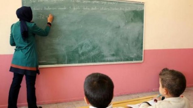 CHP'li Tanal'dan başörtüsüne iptal başvurusu