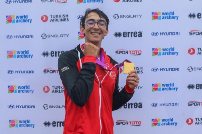 Cumhurbaşkanı Erdoğan'dan millî okçuya tebrik telefonu