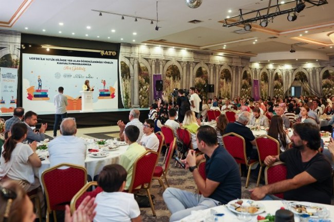 Gaziantep LGS'de başarılı öğrencileri ödüllendirdi