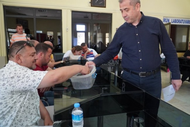 İlk ayçiçeği ürünü kilosu 24,50 TL'den alıcı buldu